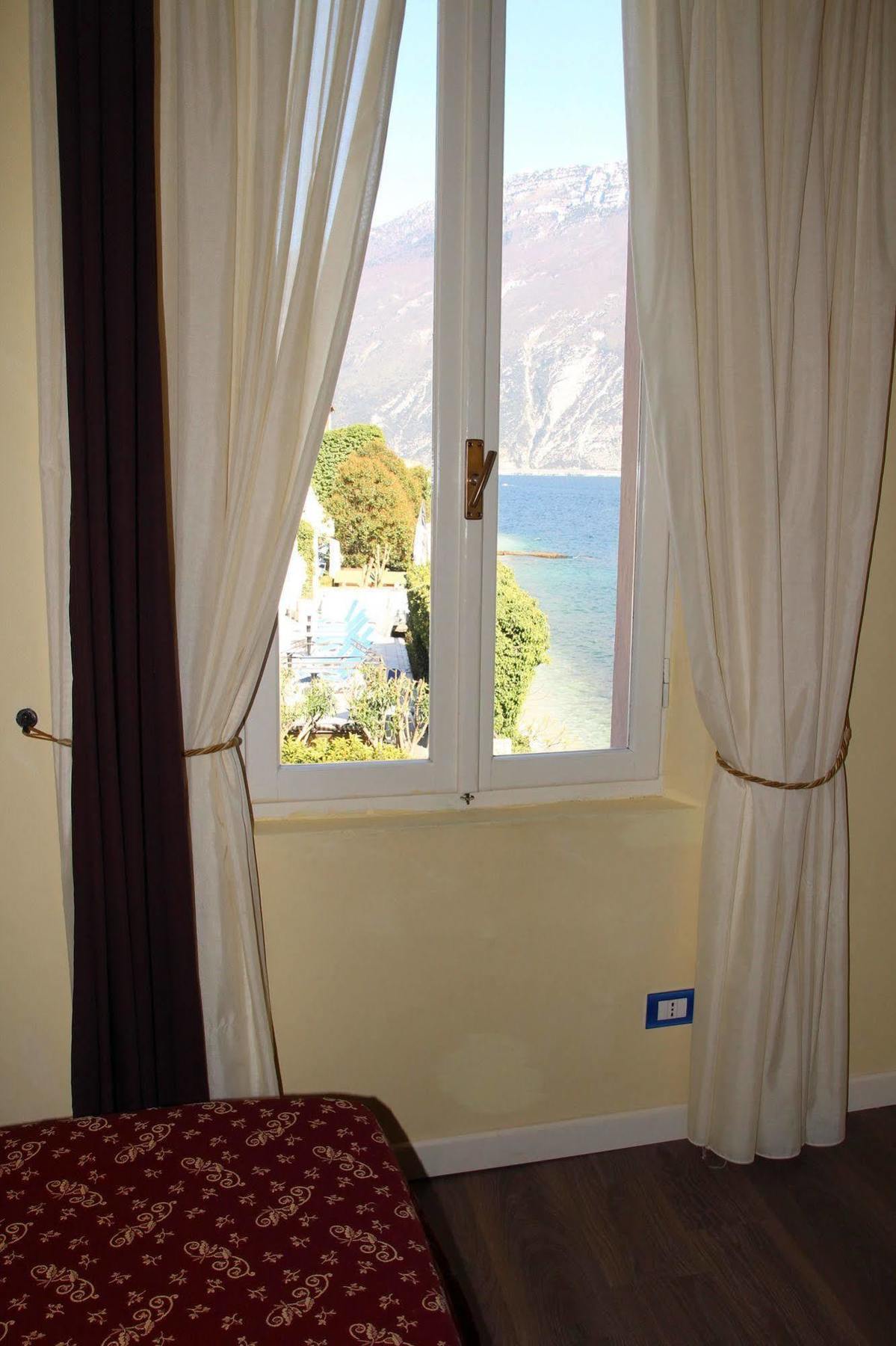 Villa Romantica Hotel Limone sul Garda Zewnętrze zdjęcie