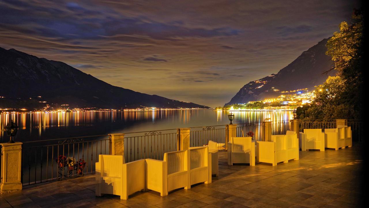 Villa Romantica Hotel Limone sul Garda Zewnętrze zdjęcie